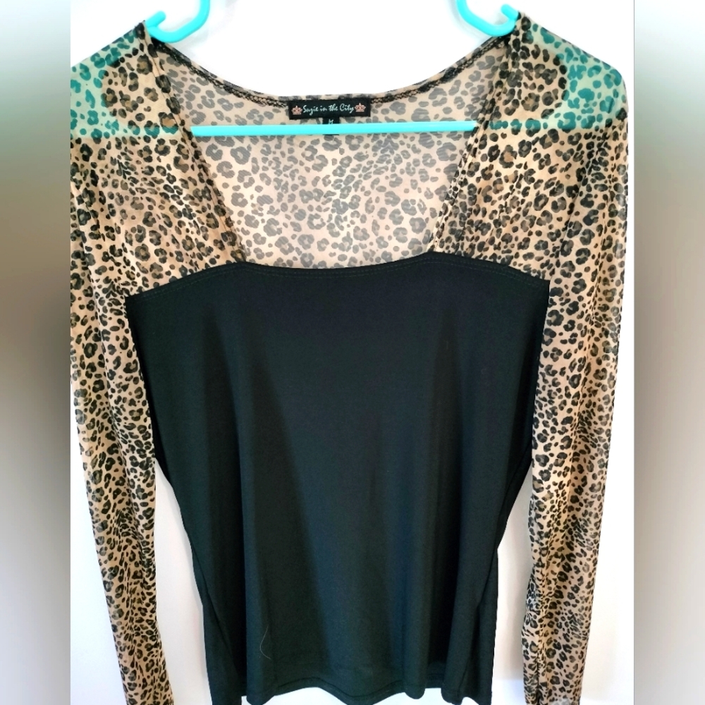 Women's Black Long Sleeve Top  Cheetah Print Sleeves Suzie in the City Size Med.